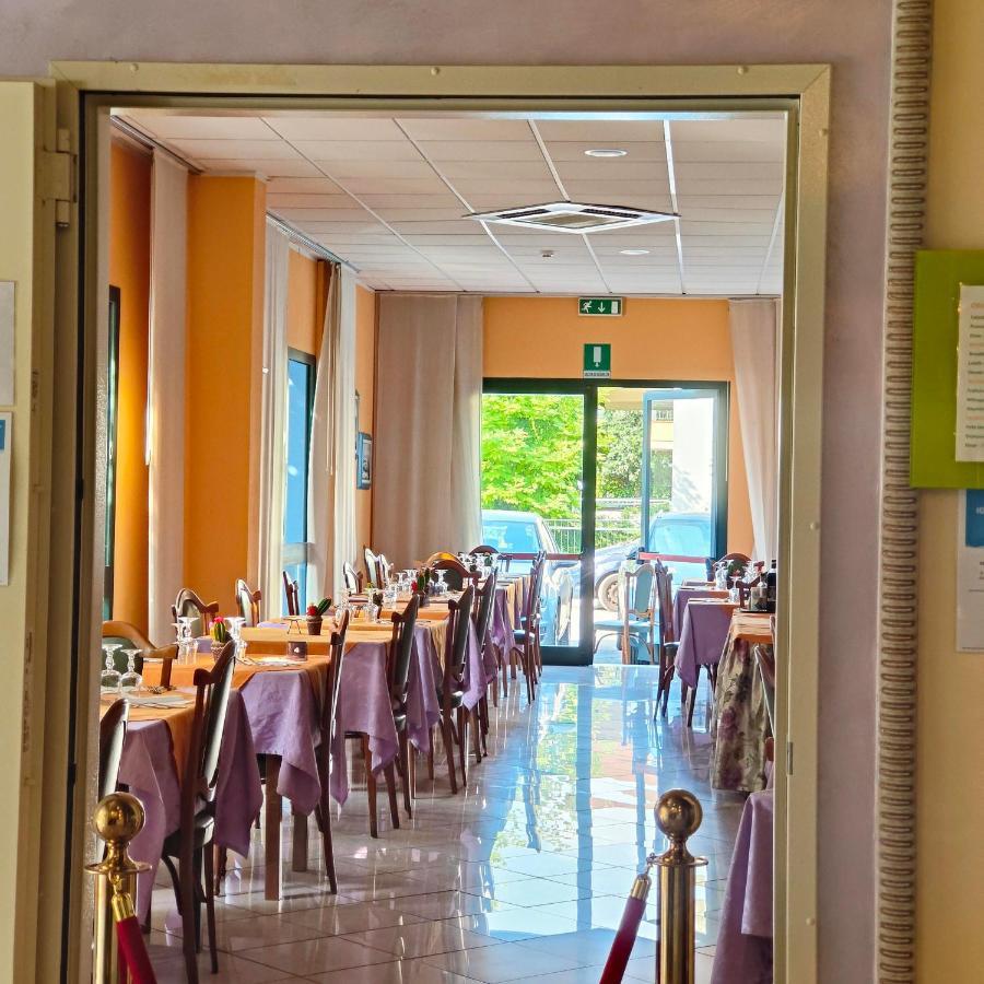Hotel Marittimo Rimini Extérieur photo