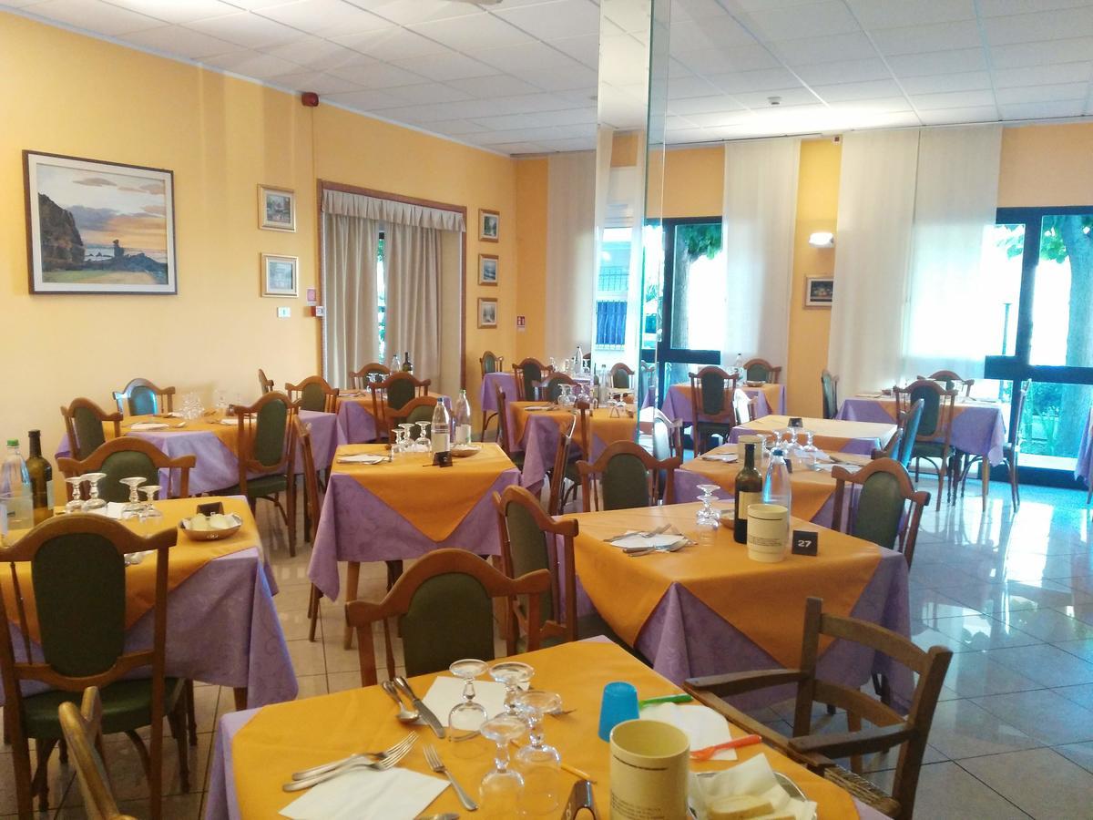 Hotel Marittimo Rimini Extérieur photo