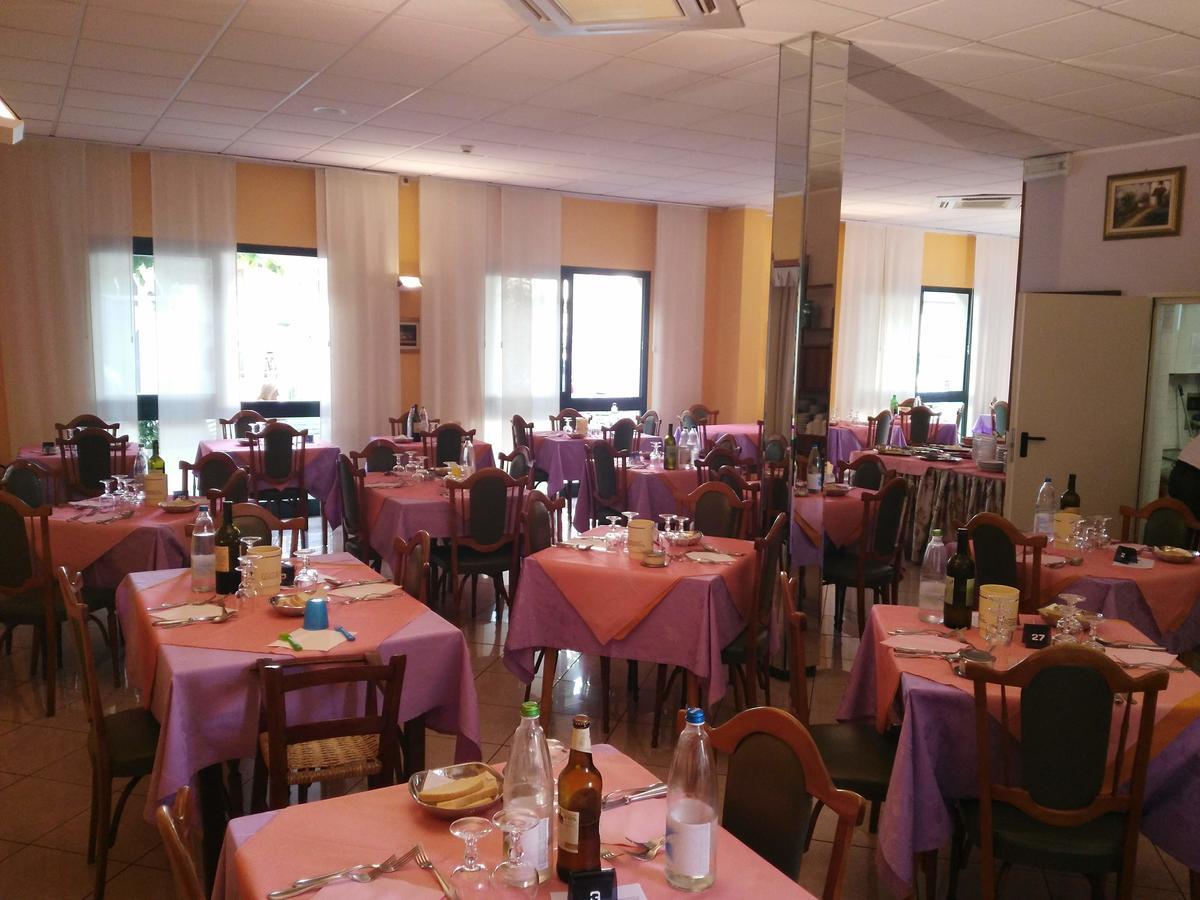 Hotel Marittimo Rimini Extérieur photo